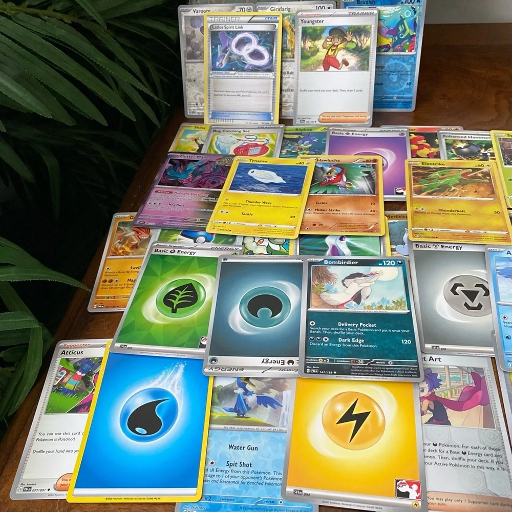 40 Pokemon Trading Cards bundle, Trainers/ Energy/ Basic